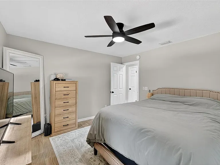 5502 Peach Ave — Photo 29