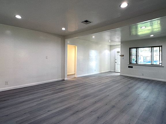 5th image of 225 N Broadmoor Ave