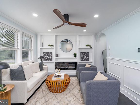 3rd image of 3809 Shannon Dr