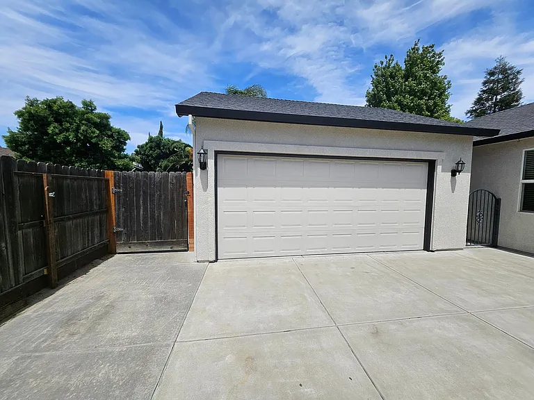 1168 Fiore Way — Photo 47
