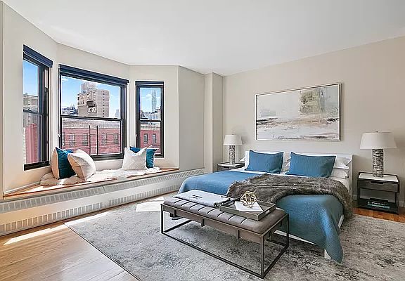 3rd image of 104 W 70th St #5DE