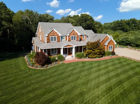 129 Dexter Ln, Rochester, MA 02770