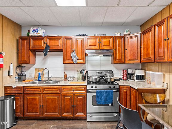 4th image of 1447 Broadway