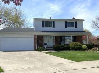 29239 Bon Mar Dr, Warren, MI 48088