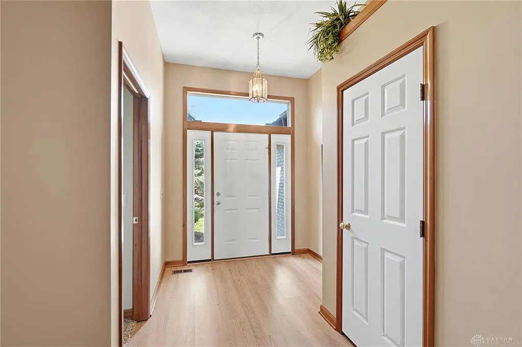 3 bed, 2.0 bath, 1662 sqft, $1,900 — Photo 4