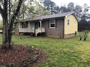 4614 Lower Lake Rd, Thomasville, NC 27360