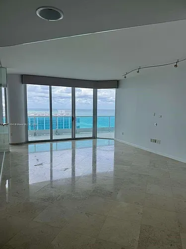 5025 Collins Ave #1602 Photo 1