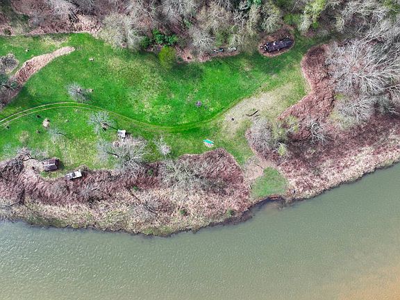 3rd image of 3675 Canoe Ripple Rd