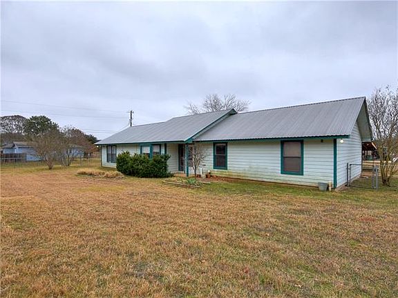 3rd image of 1206 Oakridge Dr