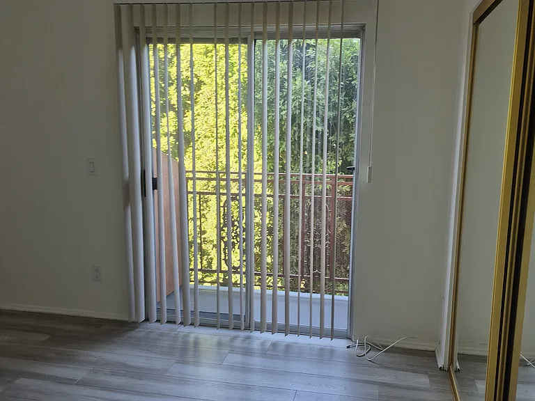 5038 Laurel Canyon Blvd #14 — Photo 9