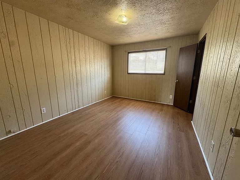 240 NE Suksdorf St — Photo 11