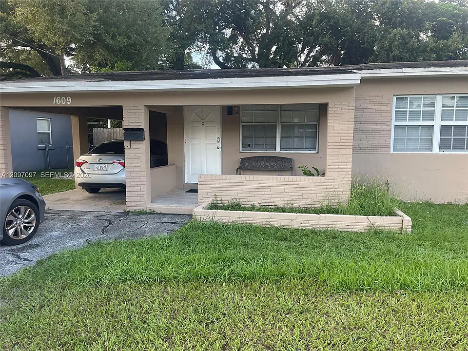 1609 Davie Blvd