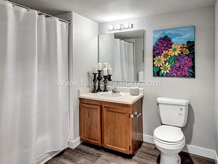 9416 1st Ave NE #108 — Photo 11