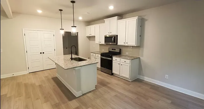 4 bed, 3.5 bath, 2244 sqft, $2,250 — Photo 3
