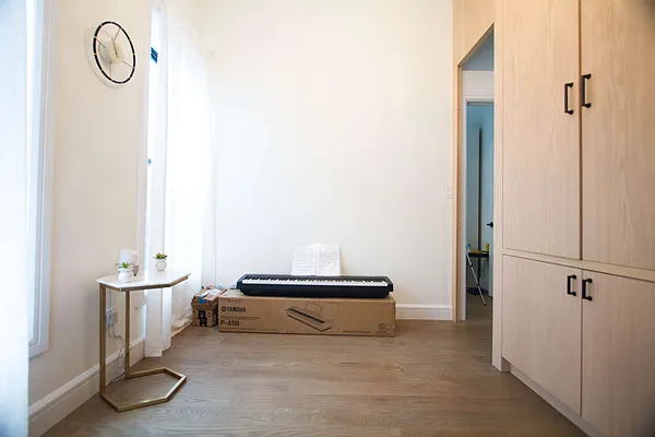 Rented by Nooklyn NYC LLC | media 18