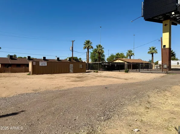 7801 N Black Canyon Highway #4, Phoenix, AZ 85021