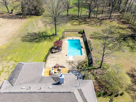 5th image of 50 Hickory Lake Dr