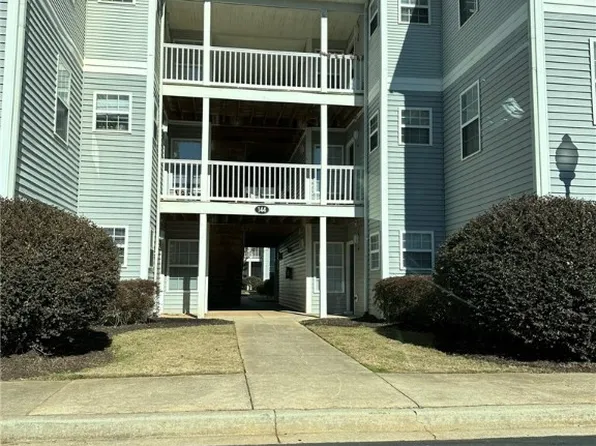144 University Village Dr APT E, Central, SC 29630