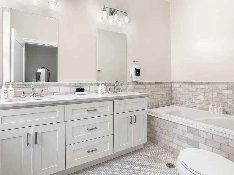 327 E Capitol St SE #2 — Photo 50