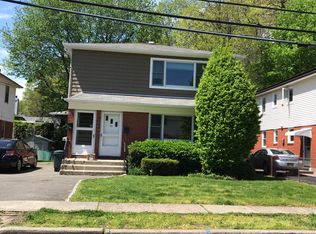 95 Firwood Rd, Port Washington, NY 11050