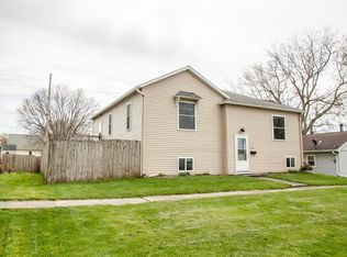 106 Sycamore St, Tipton, IA 52772