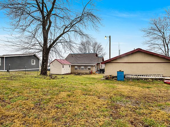 4th image of 2461 Old Greenbrier Pike