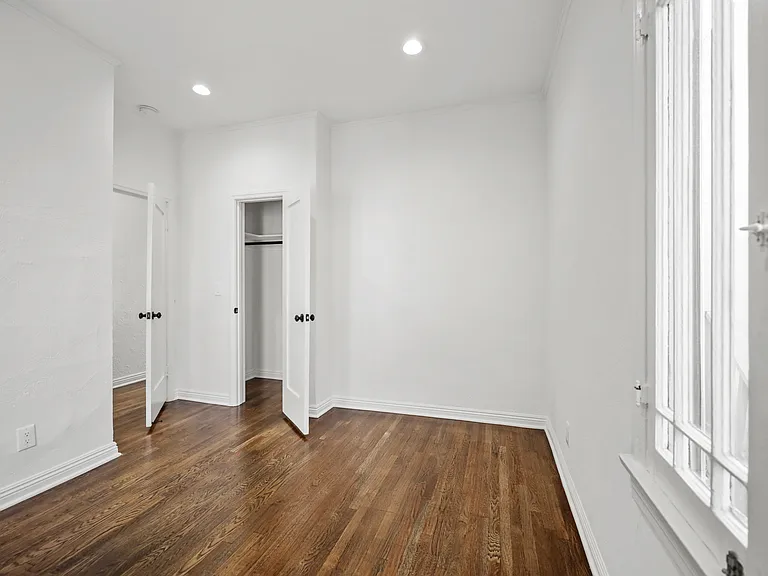 1311 N Hayworth Ave — Photo 9
