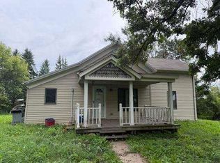 77451 275th St, Clarks Grove, MN 56016