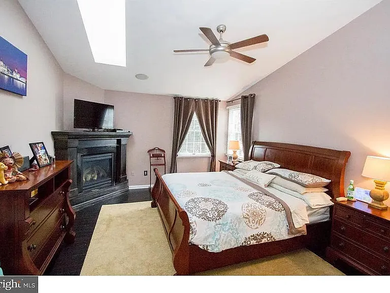 141 Summerhill Ct — Photo 15