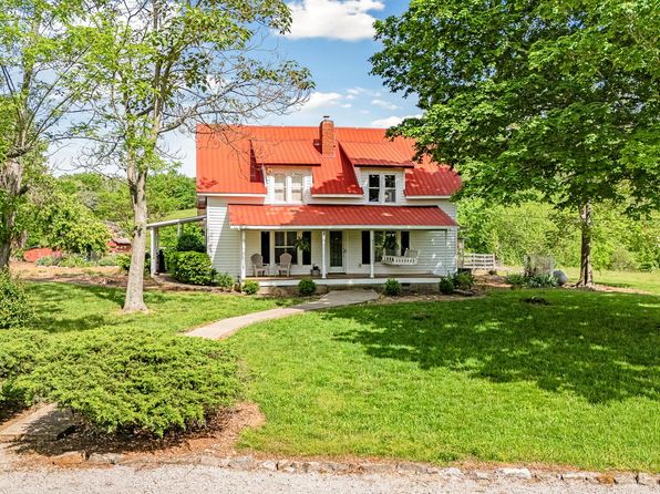 1964 Bradford Rd, Petersburg, TN 37144