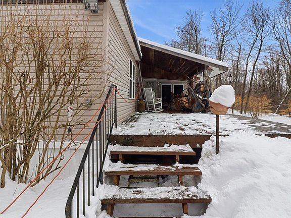 3rd image of 389 Buck Hill Road East