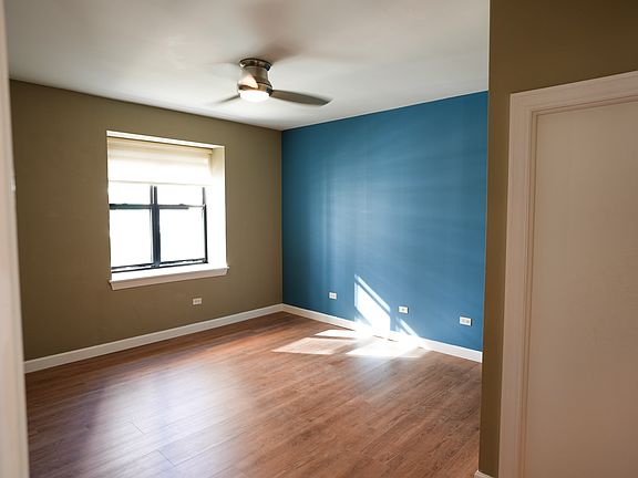3rd image of 451 W Huron St Unit 1112