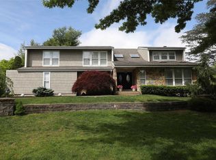 21 Whispering Fields Dr, Northport, NY 11768