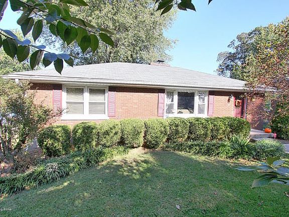 2nd image of 2615 Meadow Dr