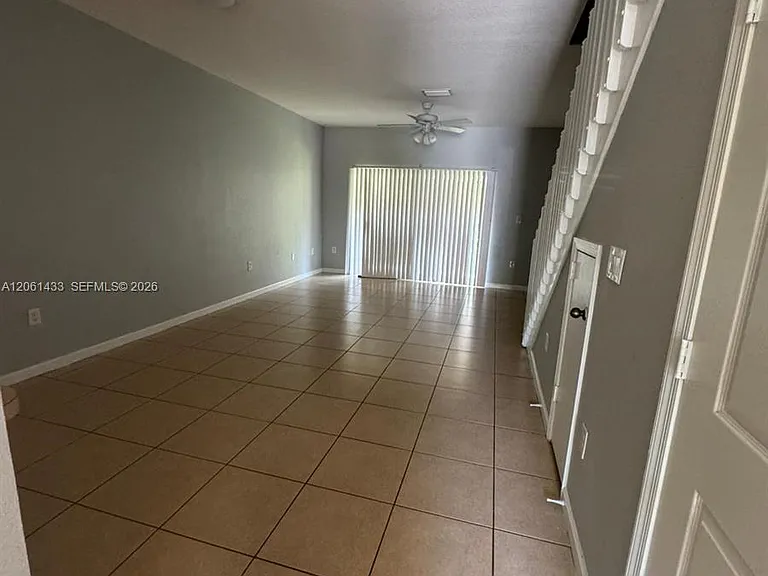8811 S Isles Cir #8811 — Photo 3