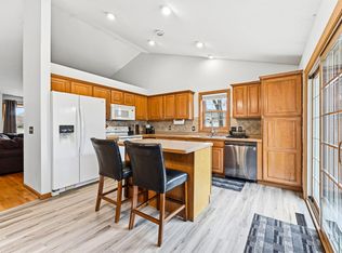 2106 Sunny View Ln, Northfield, MN 55057