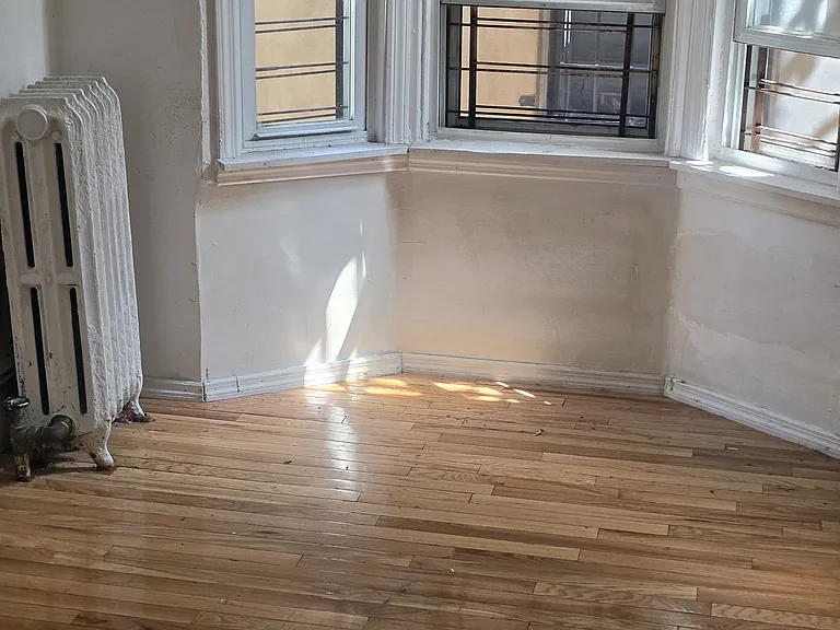 1369 Clay Ave #1 — Photo 8