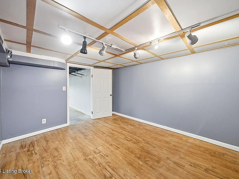1209 Valley Dr — Photo 30