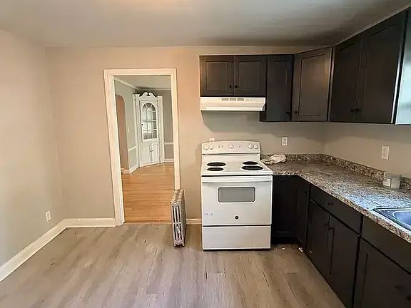 5th image of 75 Stimson Rd