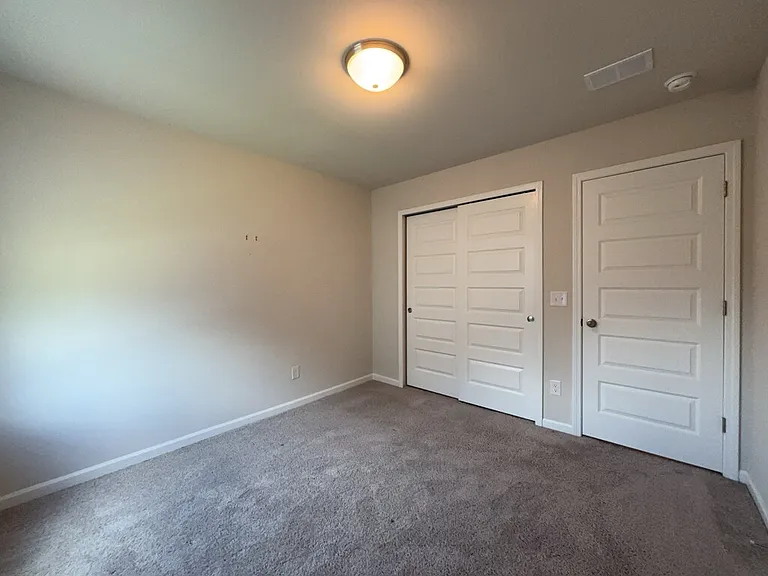 445 Navona Dr — Photo 32