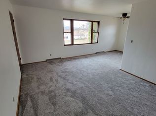 1727 Silvercrest Dr, Appleton, WI 54911