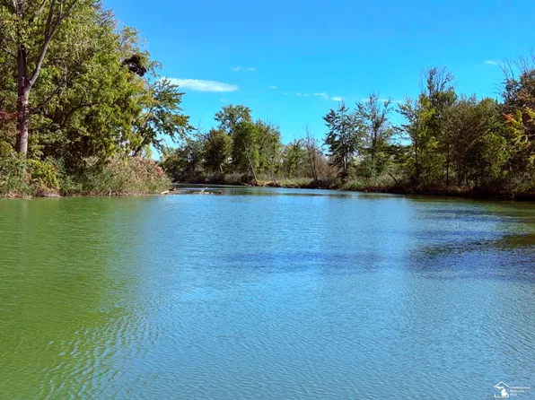 7505 S Huron River Dr, South Rockwood, MI 48179