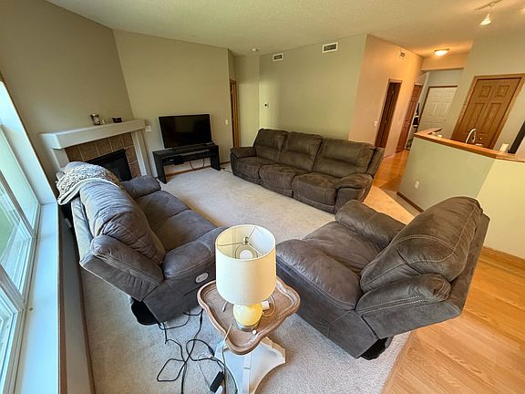 4th image of 1694 Oakbrooke Ct