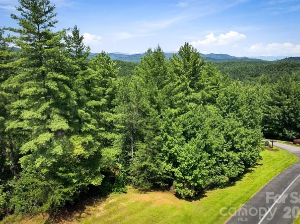 120 Johns Ridge Pkwy #120, Lenoir, NC 28645