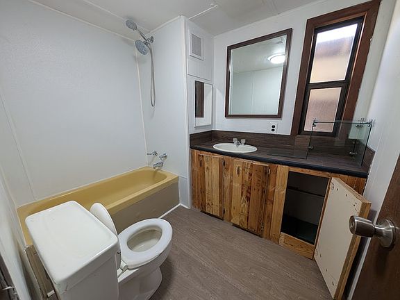 4th image of 622 Burrell Ave #210