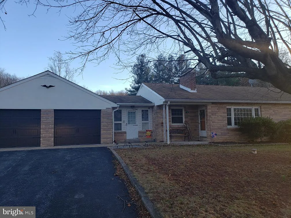 6714 Y Rd photo 1