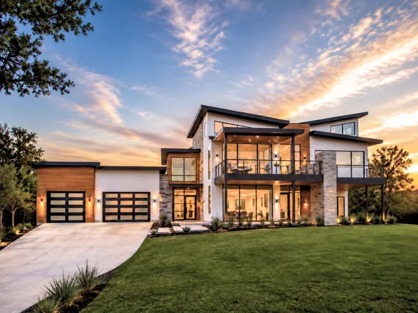 207 Kites Ct, Horseshoe Bay, TX 78657