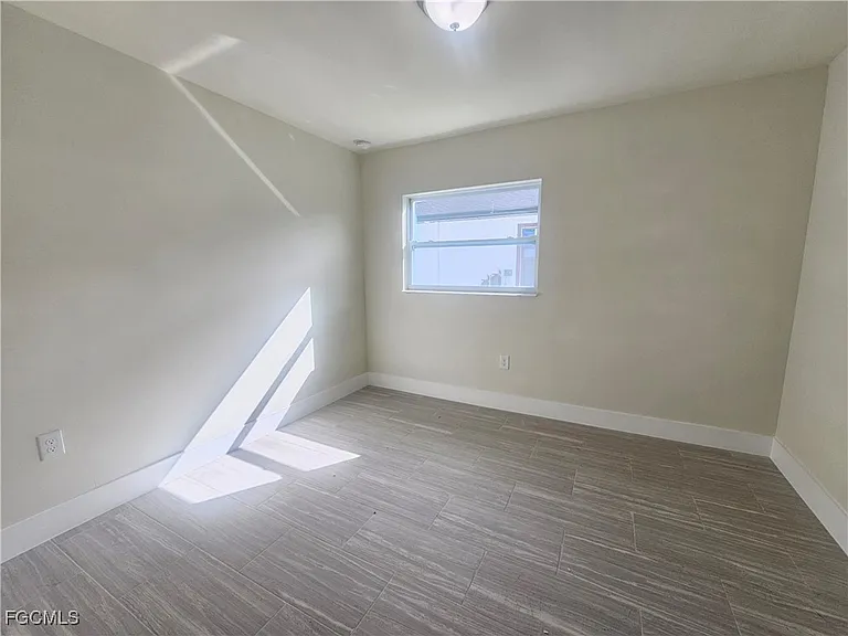 874 Apartment St E — Photo 12