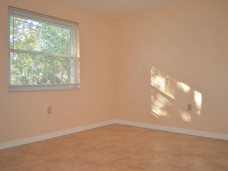 7442 Como Dr — Photo 10