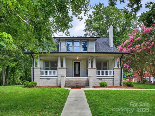 808 W Union St, Morganton, NC 28655